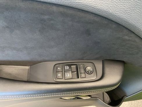 Used 2015 Dodge Challenger SRT Hellcat image 27