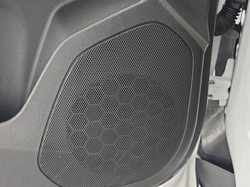 Used 2025 Chevrolet Trax RS w/ Sunroof Package image 29