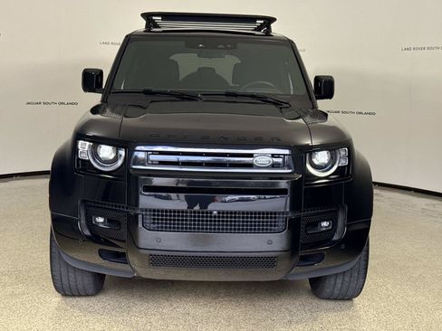 Used 2024 Land Rover Defender 110 X-Dynamic SE AWD/4WD image 8