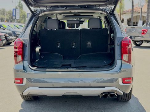 Used 2022 Hyundai Palisade Limited w/ Cargo Package FWD image 15