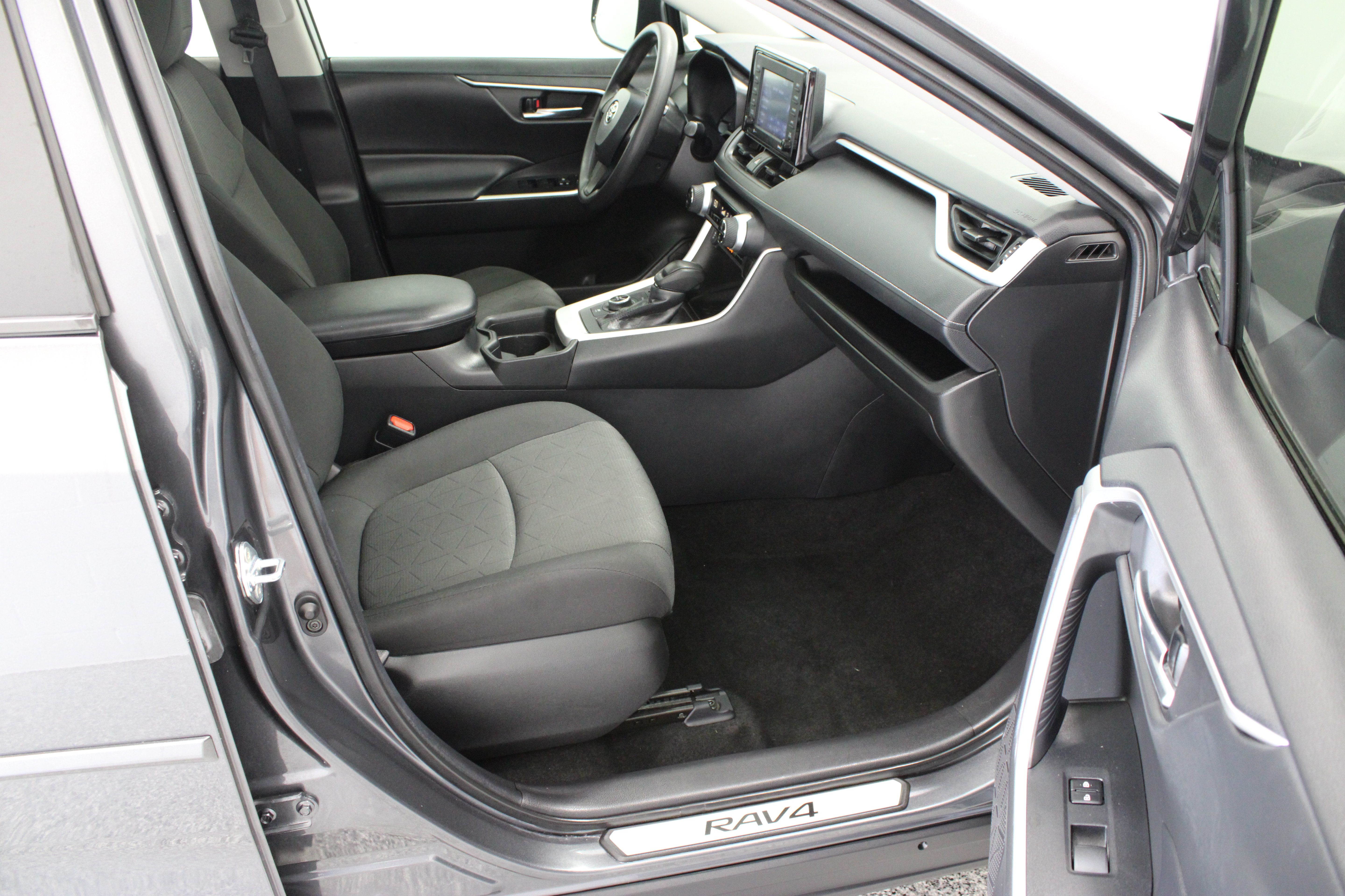 Certified 2021 Toyota RAV4 XLE w/ Convenience Package AWD/4WD image 38