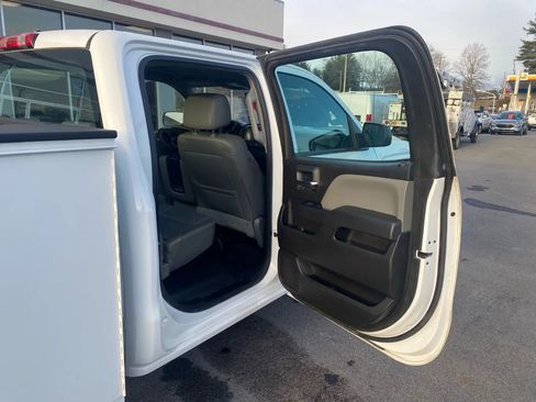 Used 2018 Chevrolet Silverado 2500 W/T image 25