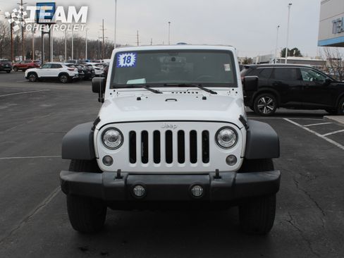 Used 2018 Jeep Wrangler Unlimited Rubicon w/ Cold Weather Group image 9