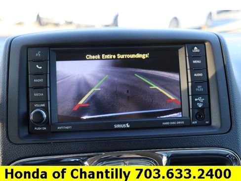 Used 2013 Chrysler Town & Country Touring-L image 15