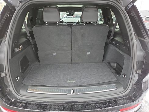 Used 2023 Jeep Grand Cherokee L Summit image 11