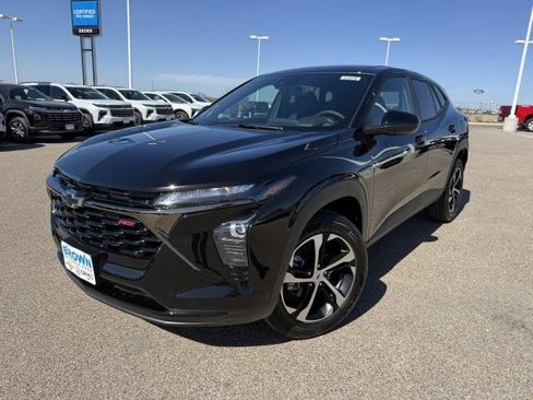 New 2026 Chevrolet Trax RS image 3