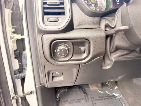 Used 2020 RAM 1500 Big Horn AWD/4WD image 11