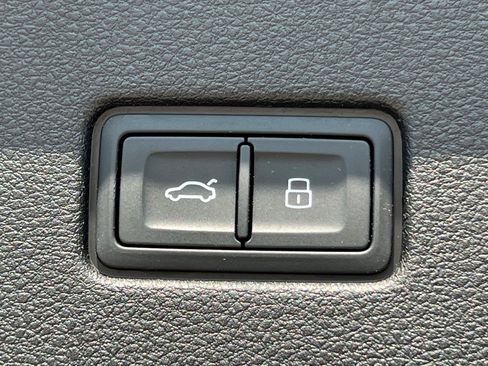 Certified 2023 Audi Q8 Premium Plus AWD/4WD image 19
