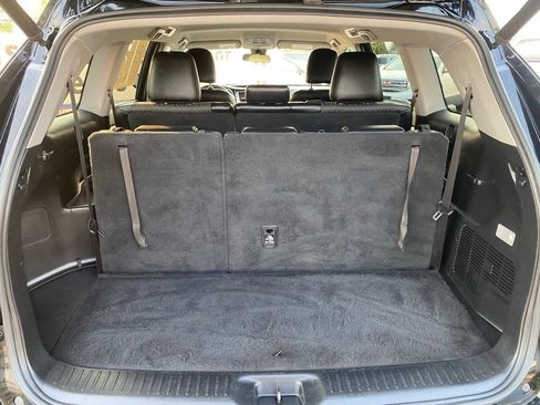 Used 2019 Toyota Highlander LE AWD/4WD image 5