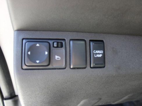 Used 2018 Nissan Frontier SV image 13