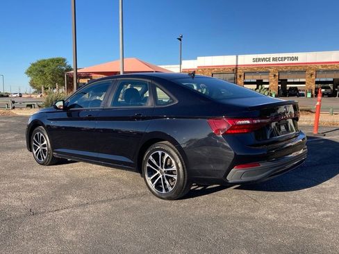 Used 2025 Volkswagen Jetta Sport image 6