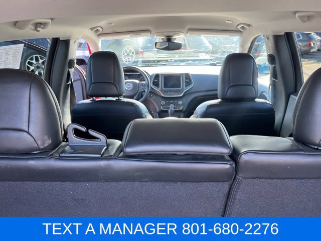 Used 2019 Jeep Cherokee Trailhawk AWD/4WD image 34