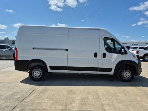 Used 2025 RAM ProMaster 2500 w/ Convenience Group FWD image 22