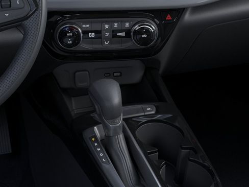 Used 2025 Chevrolet Trax LT FWD image 23