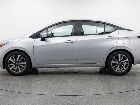 Used 2025 Nissan Versa SV FWD image 5