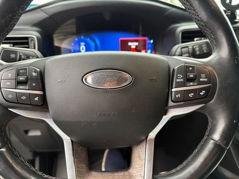 Used 2020 Ford Explorer Platinum w/ Premium Technology Package AWD/4WD image 8