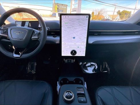 Used 2022 Ford Mustang Mach-E Select image 17