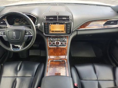 Used 2019 Lincoln Continental Premiere image 14