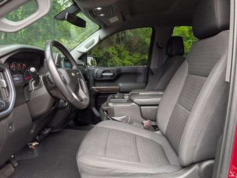 Used 2021 Chevrolet Silverado 1500 LT AWD/4WD image 15