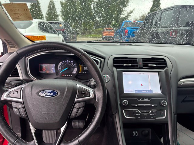 Used 2019 Ford Fusion SE w/ Equipment Group 151A FWD image 11