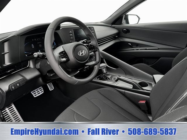 Certified 2025 Hyundai Elantra Sport FWD image 14