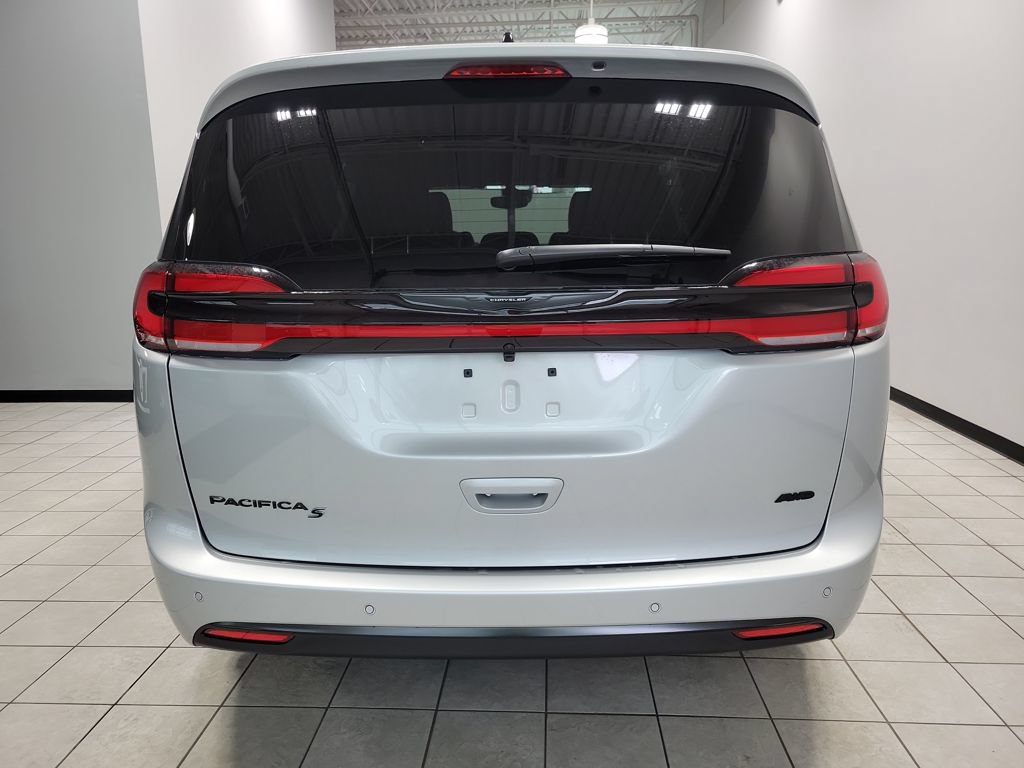 New 2026 Chrysler Pacifica Select w/ S Appearance Package AWD/4WD image 6