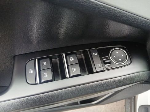 Certified 2025 Kia Soul LX w/ LX Technology Package image 13