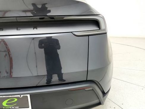Used 2026 Tesla Model Y Long Range RWD image 44