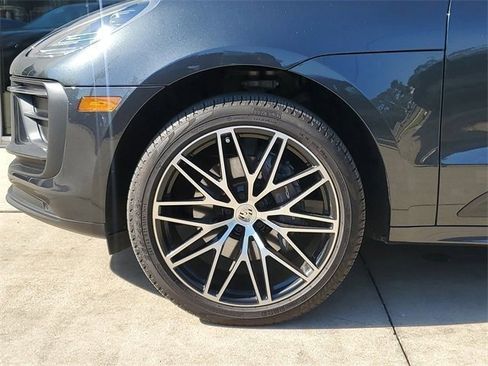 Used 2024 Porsche Macan image 7