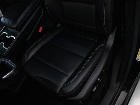 Used 2024 GMC Acadia Elevation image 28