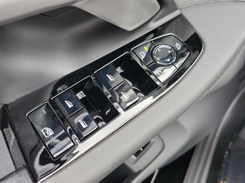 New 2026 BMW 530i w/ M Sport Package RWD image 38