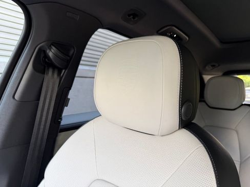 Certified 2026 Porsche Cayenne AWD/4WD image 23