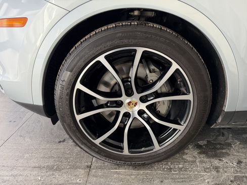 Certified 2023 Porsche Cayenne S image 10