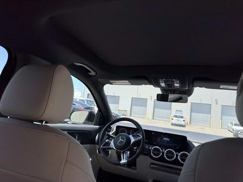 Used 2025 Mercedes-Benz GLA 250 image 10