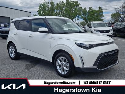 Used 2025 Kia Soul LX w/ LX Technology Package