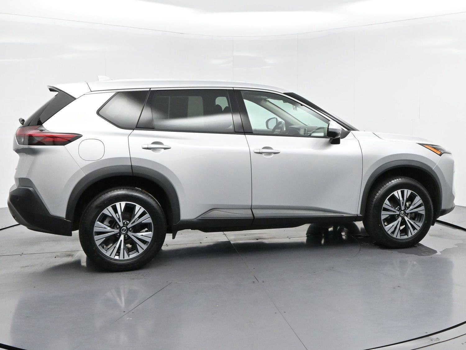 Used 2021 Nissan Rogue SV AWD/4WD image 7