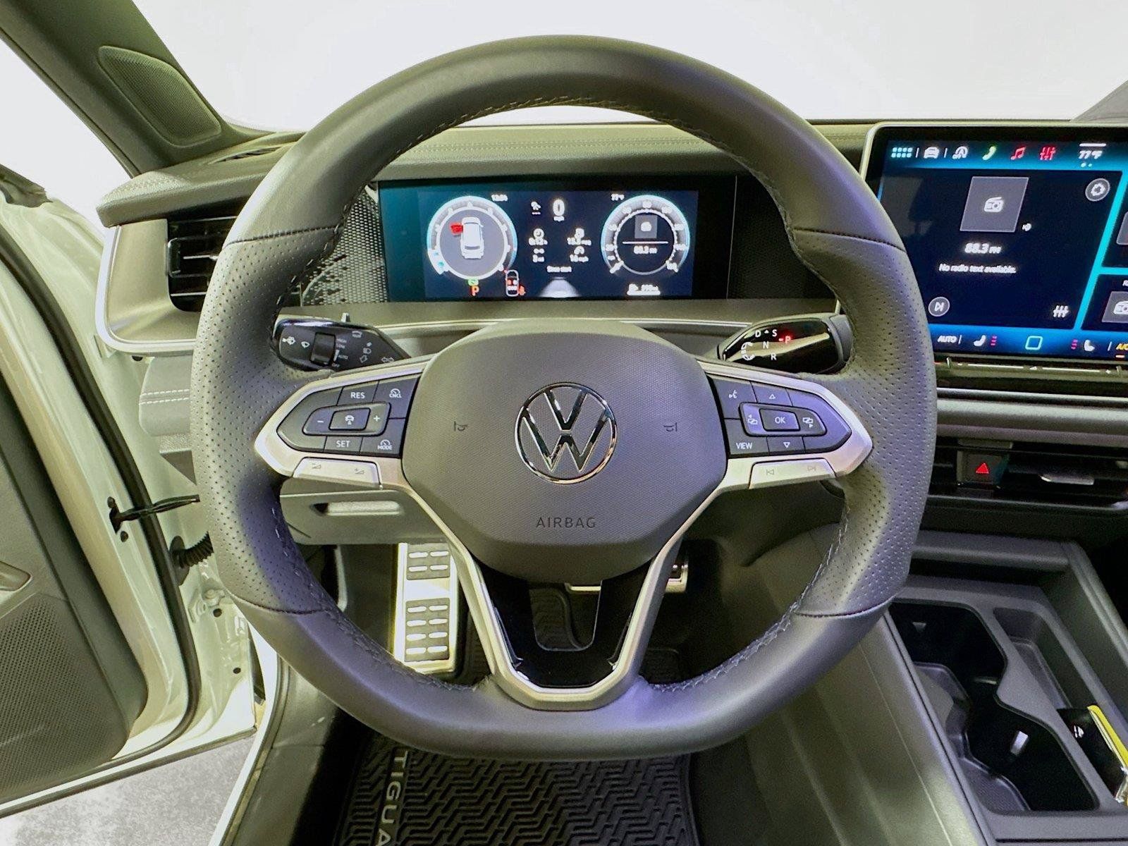 New 2026 Volkswagen Tiguan SE R-Line FWD image 6