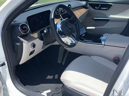 Used 2025 Mercedes-Benz C 300 Sedan image 3