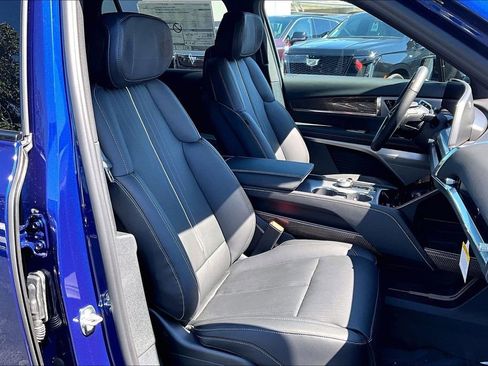 New 2026 Cadillac Vistiq Sport image 36