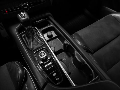 Used 2019 Volvo XC90 T6 R-Design w/ Advanced Package image 46