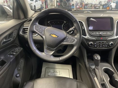 Used 2018 Chevrolet Equinox Premier FWD image 17
