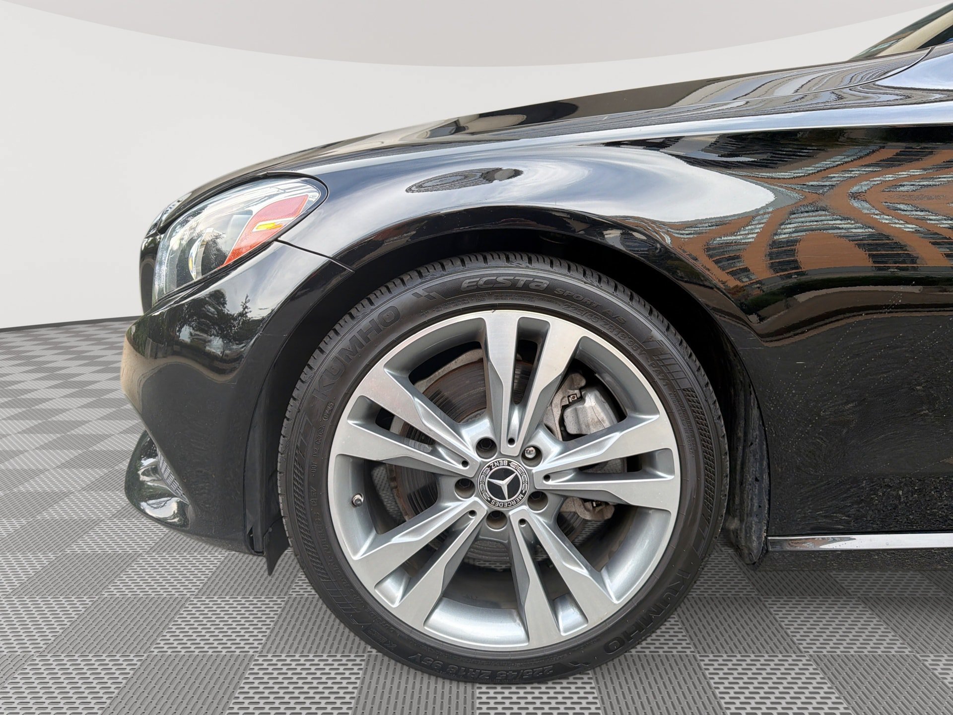 Used 2018 Mercedes-Benz C 300 4MATIC Coupe image 19