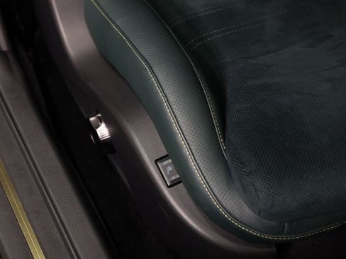 Used 2021 Nissan GT-R Premium AWD/4WD image 26
