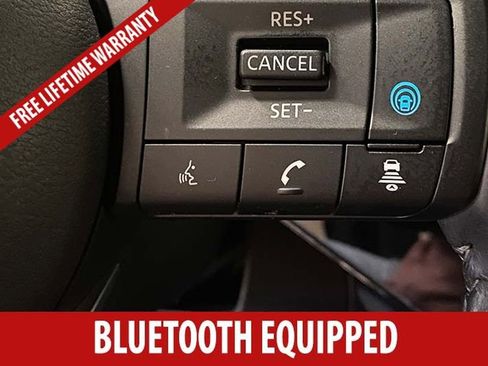 Used 2025 Nissan Pathfinder SV FWD image 11