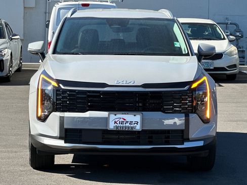 Used 2026 Kia Sportage EX AWD/4WD image 9