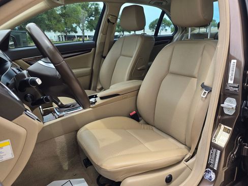 Used 2013 Mercedes-Benz C 250 Sedan image 17