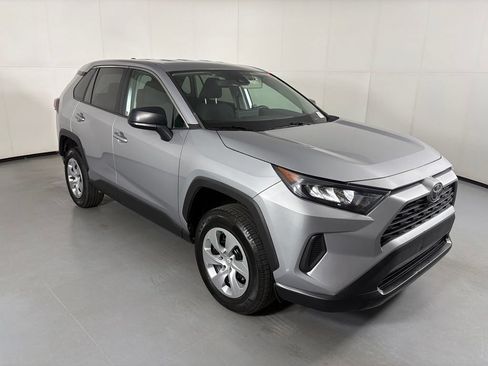 Used 2022 Toyota RAV4 LE w/ Carpet Mat Package (TMS) FWD image 2
