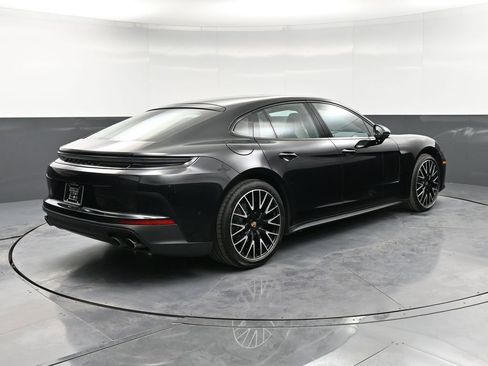 Certified 2025 Porsche Panamera 4 image 8