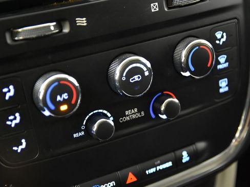 Used 2017 Dodge Grand Caravan SE w/ Power Window Group image 29