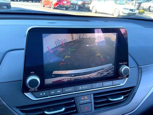 Used 2023 Nissan Altima 2.5 SV image 11